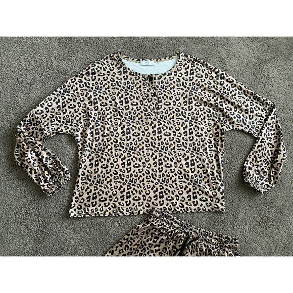 Large Leopard Pajama Short Set - Picture 5 of 14